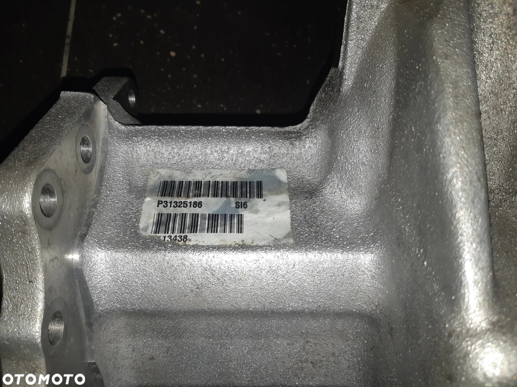 PRZEKŁADNIA KĄTOWA REDUKTOR VOLVO skrzynia rozdzielcza + tuleja3.2B P31325186 30735851 - 8