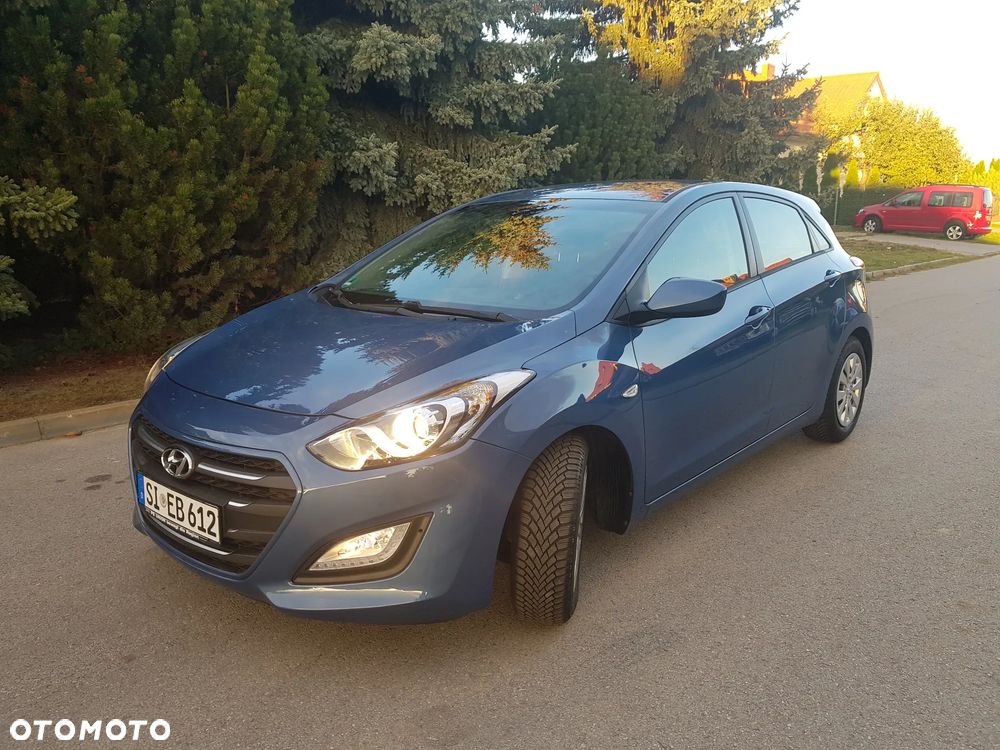 Hyundai i30 blue 1.4 Classic - 2