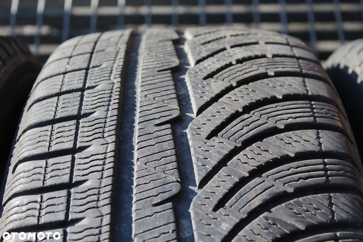 4x 235/55R17 MICHELIN PILOT ALPIN PA4 103V XL 18r 5,5mm - 4