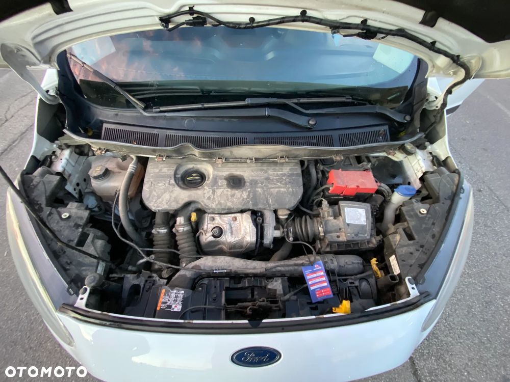 Ford Transit Courier - 27
