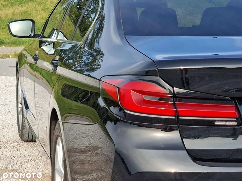 BMW Seria 5 518d - 16