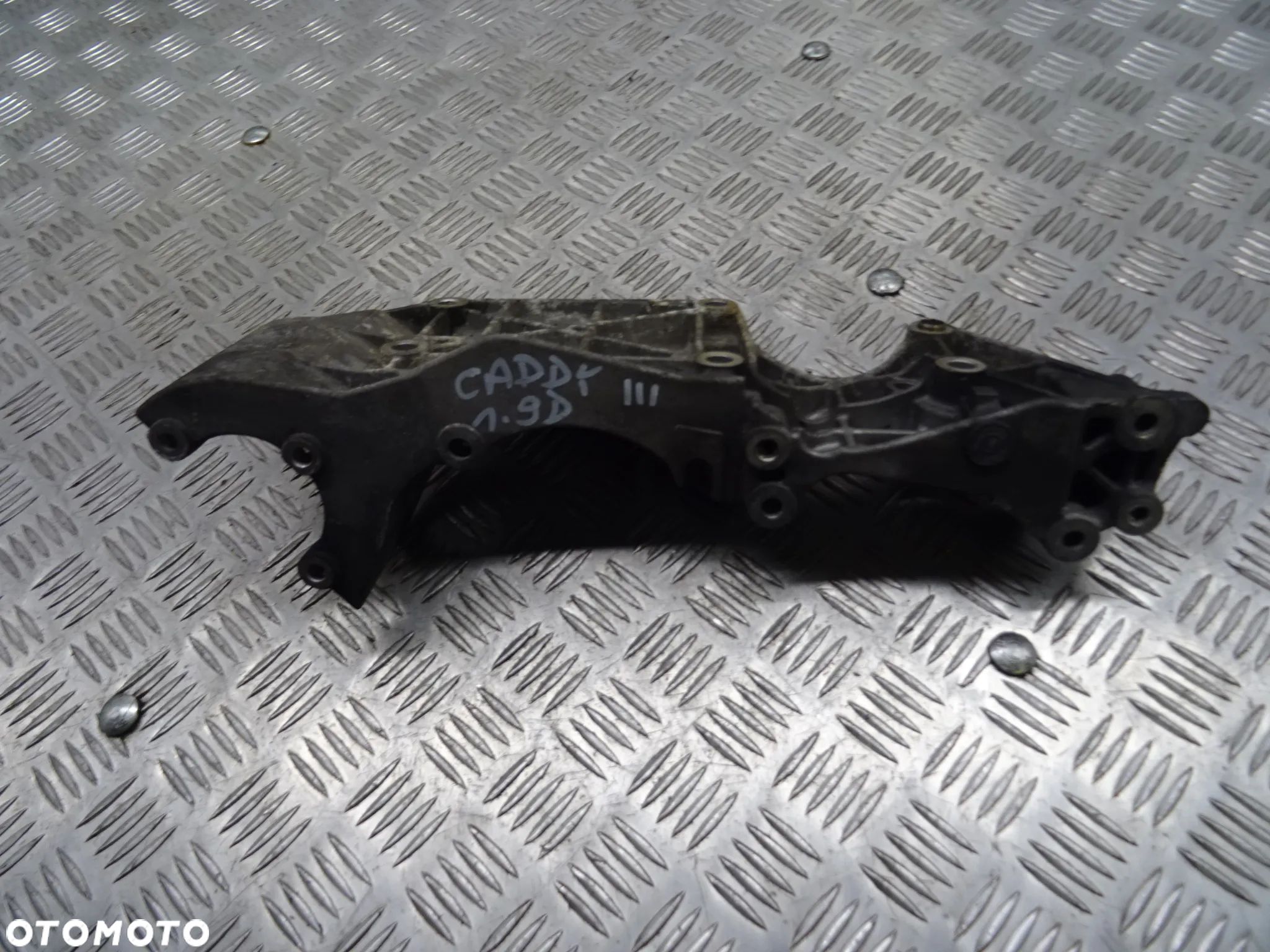 VW CADDY III 03-10 1.9 TDI ŁAPA ALTERNATORA - 1