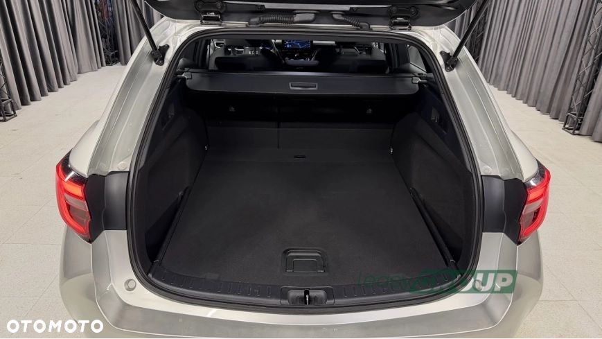 Toyota Corolla 1.8 Hybrid Comfort - 17