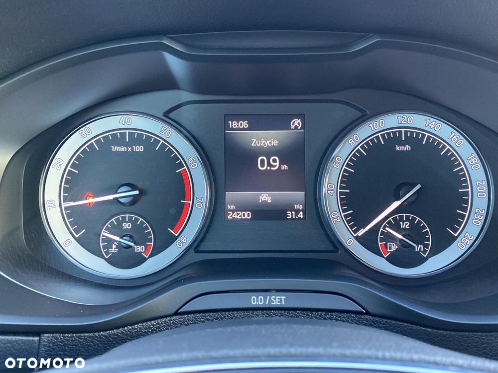 Skoda Karoq 1.5 TSI ACT 4x2 Ambition - 24