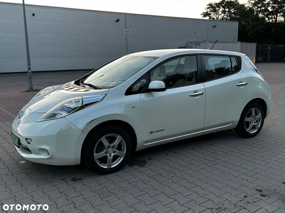Nissan Leaf 24 kWh (mit Batterie) Visia + - 6