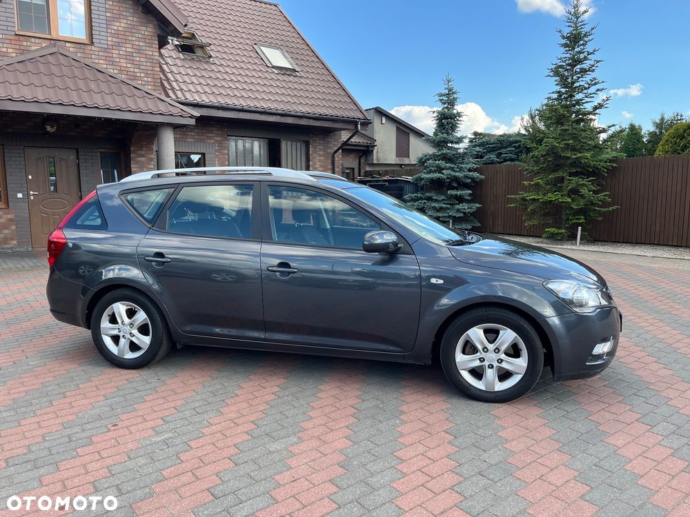 Kia Ceed 1.4 CVVT Attract - 12
