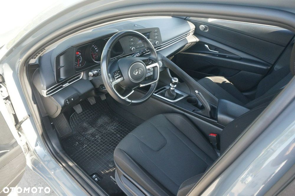 Hyundai Elantra 1.6 Modern - 19