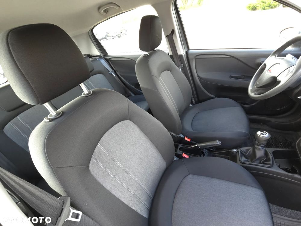 Fiat Punto 1.4 Easy S&S - 14