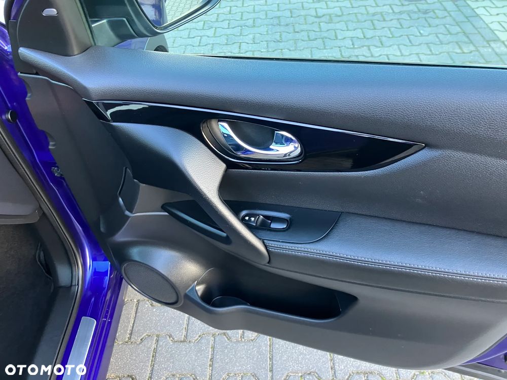 Nissan Qashqai 1.2 DIG-T N-Connecta EU6 - 37