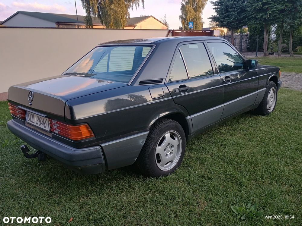 Mercedes-Benz W201 (190) - 7