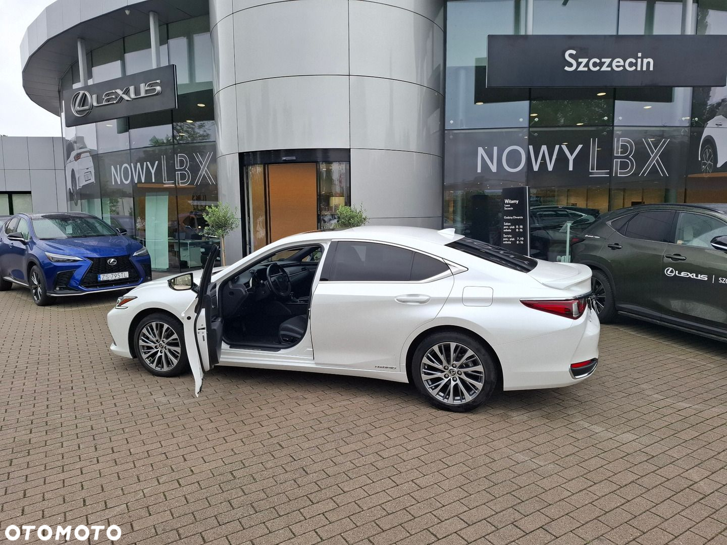 Lexus ES - 10