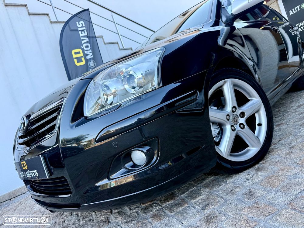 Toyota Avensis SW 2.2 D-4D Executive - 1