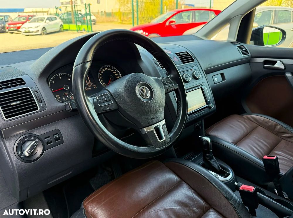 Volkswagen Touran 2.0 TDI DPF DSG Cross - 16