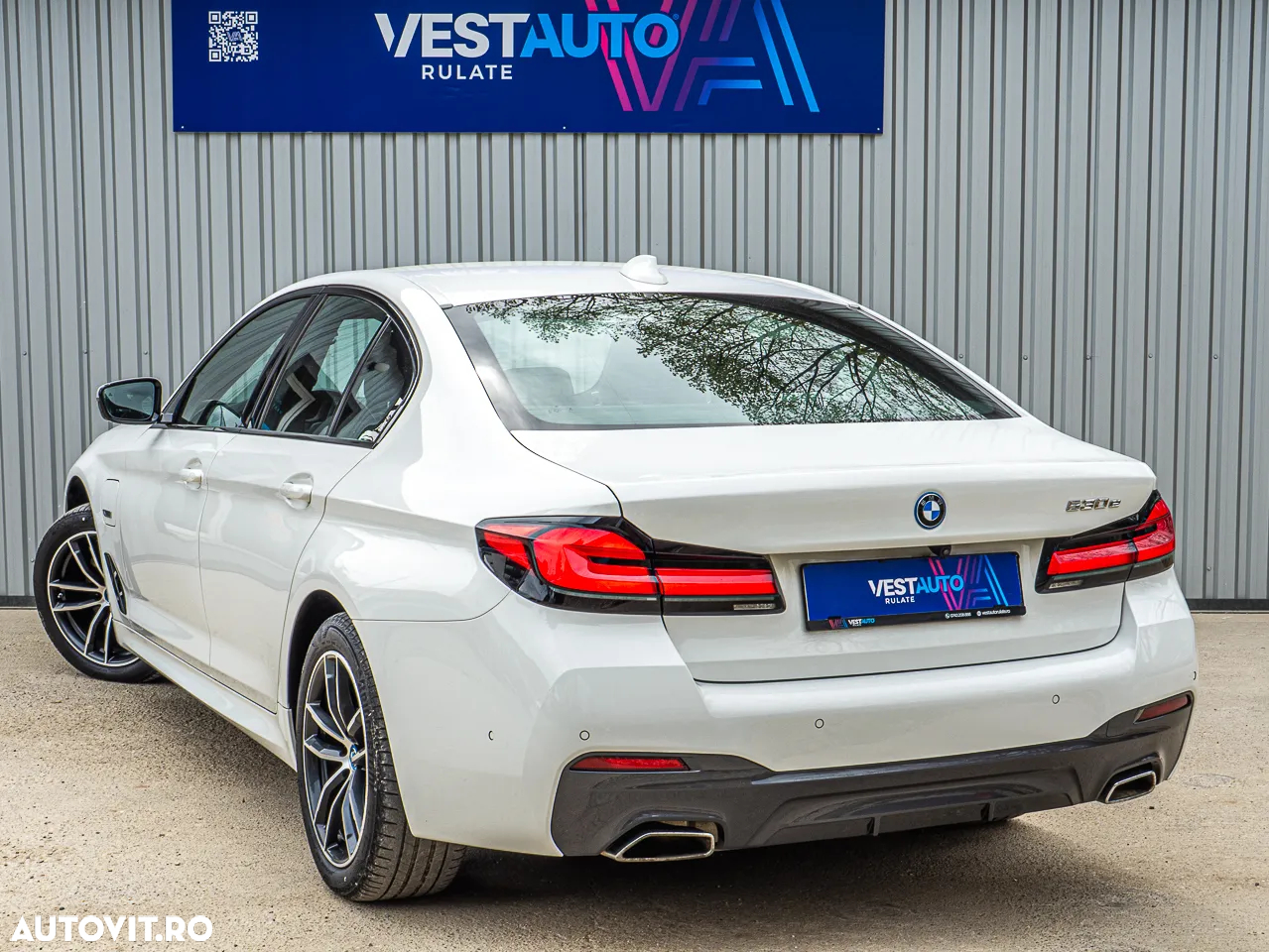 BMW Seria 5 530e Aut. M Sport Edition - 3