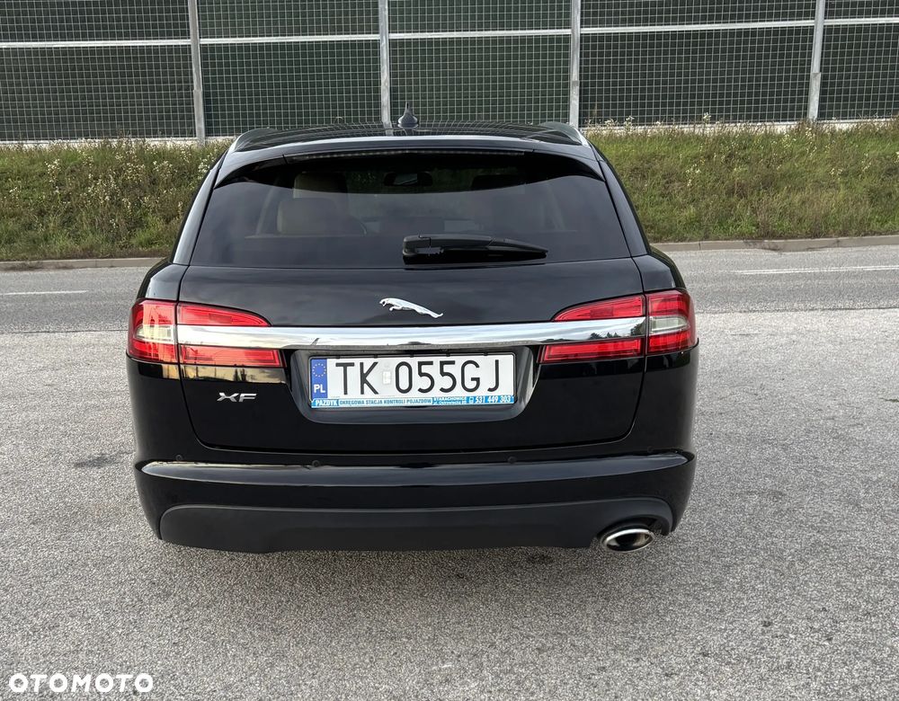 Jaguar XF 2.2 D Premium Luxury - 9