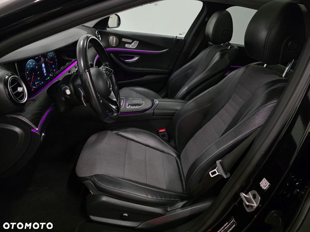Mercedes-Benz Klasa E 300 4Matic 9G-TRONIC AMG Line - 7
