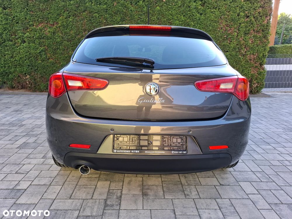 Alfa Romeo Giulietta - 8