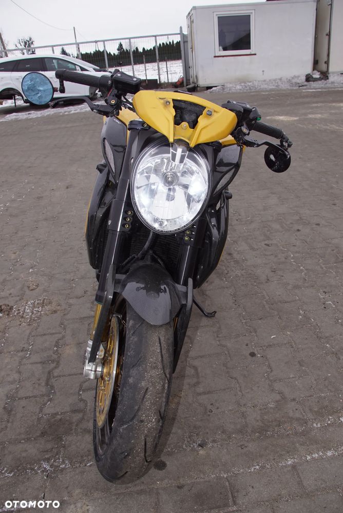 Motocykl na części 692106889 MV Agusta Dragster 800 RR 140 KM 2017R wydech hp corse koła bst włókno węglowe ohlins brembo carbon stretfighter silnik lampa lagi felgi zaciski zbiornik licznik - 6