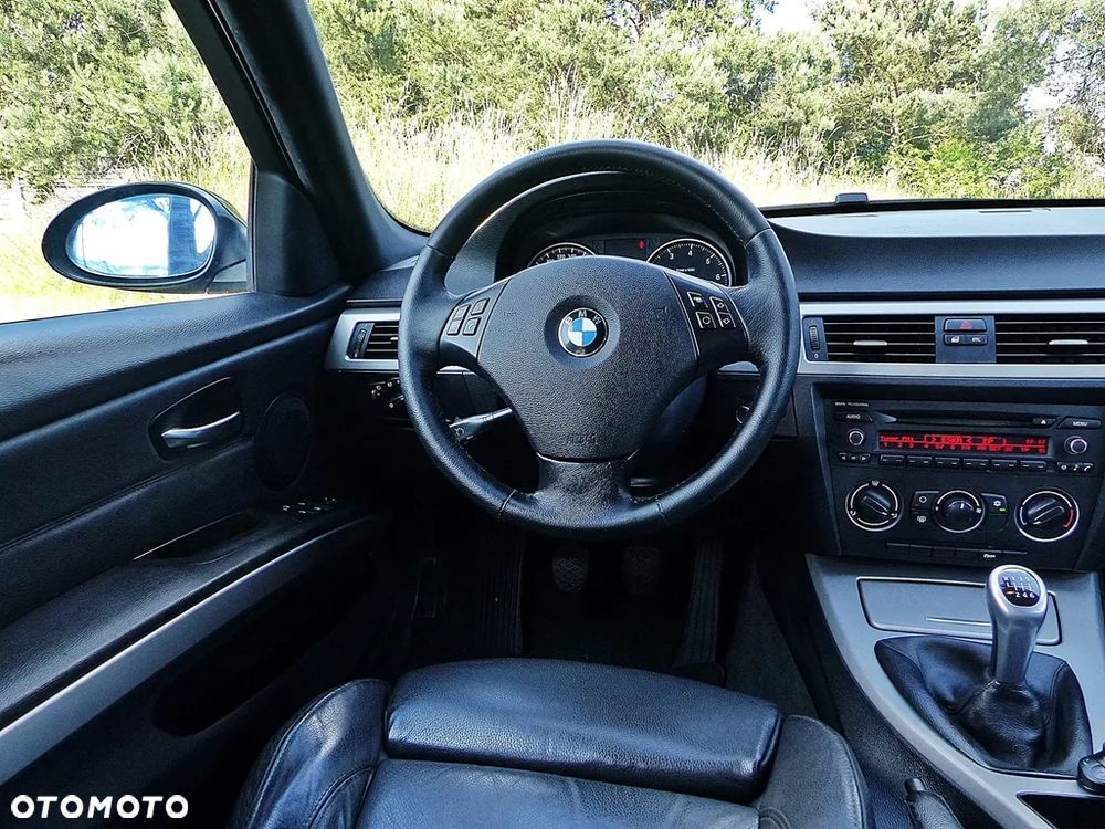 BMW Seria 3 320i Edition Exclusive - 35