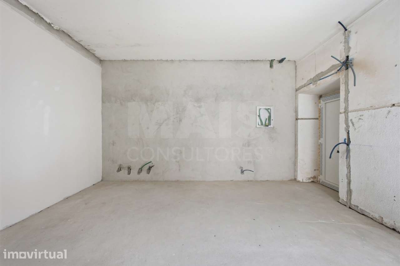 Apartamento T2 novo com quintal e estacionamento - Grande imagem: 4/22