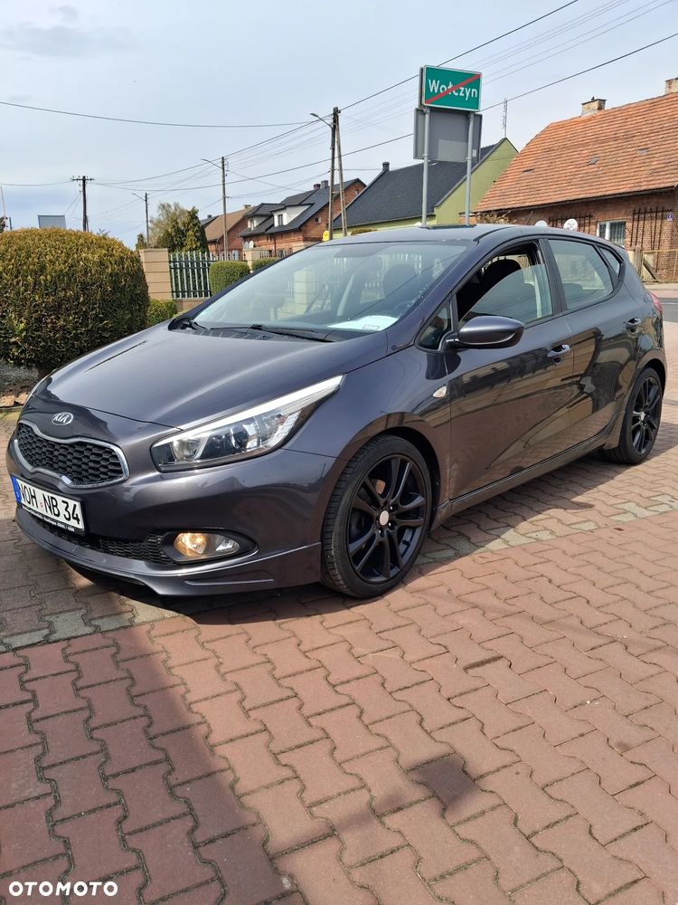 Kia Ceed - 8