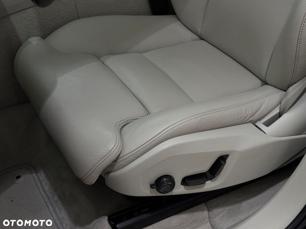 Volvo XC 60 D5 AWD Inscription - 11