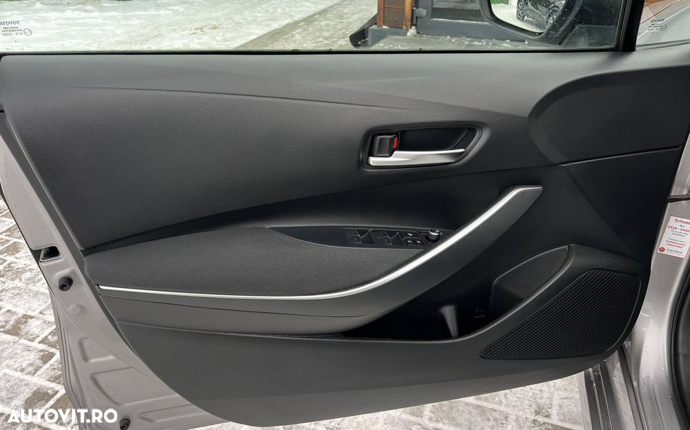 Toyota Corolla 1.8 Hybrid Comfort - 18