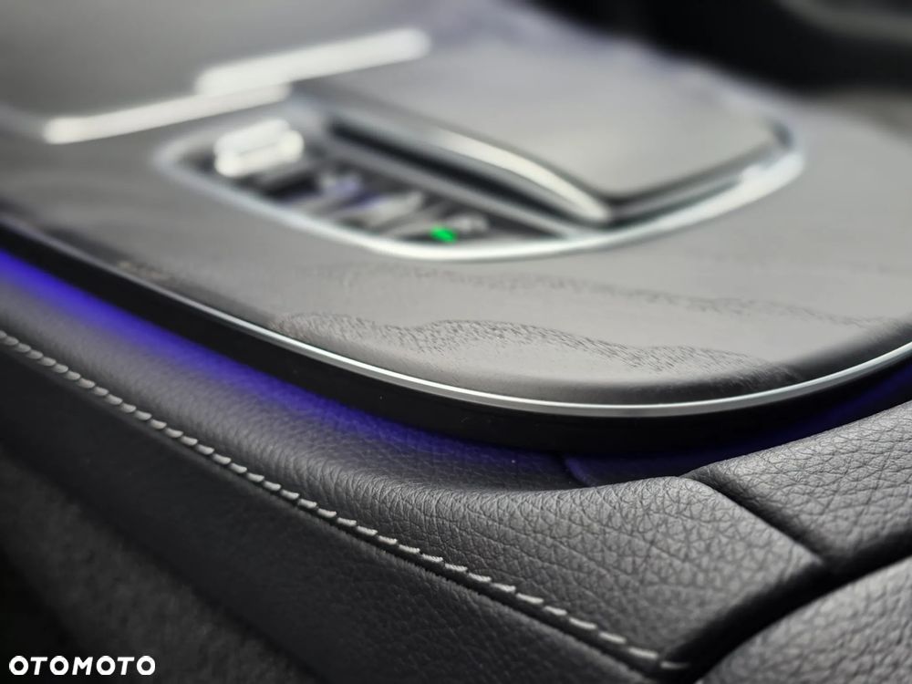 Mercedes-Benz Klasa E 220 d 4-Matic Avantgarde - 32