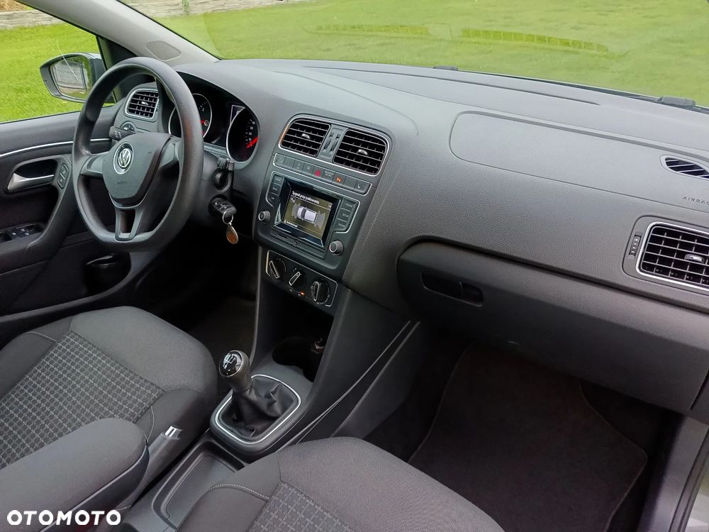 Volkswagen Polo 1.4 TDI (Blue Motion Technology) Highline - 25