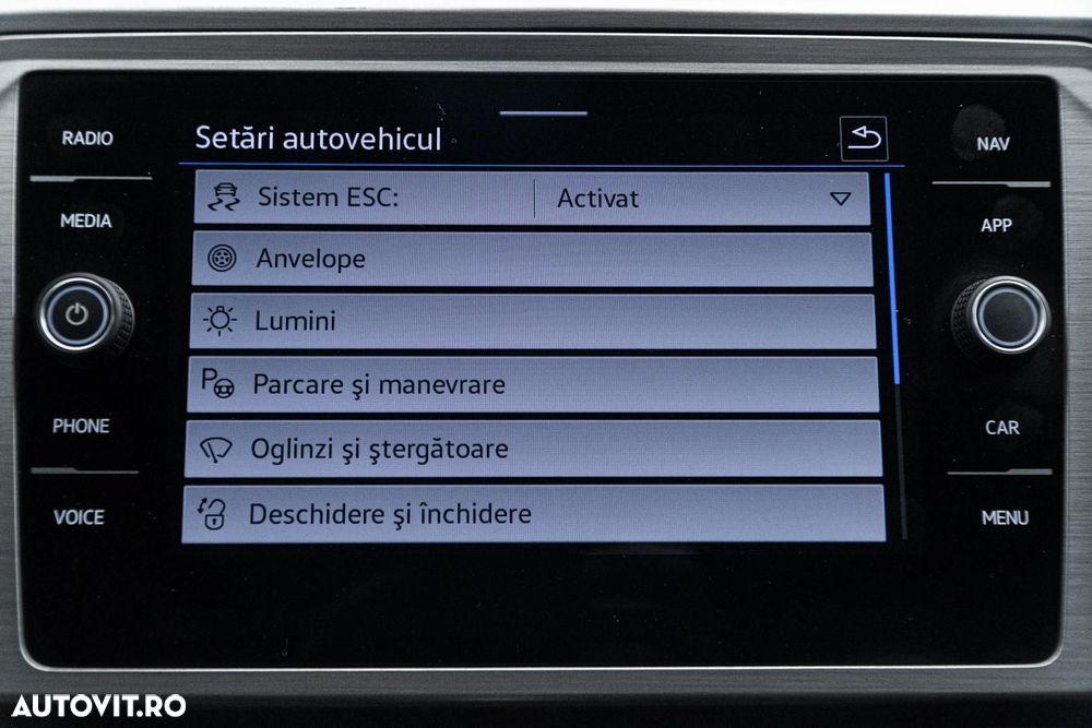 Volkswagen Passat 2.0 TDI DSG Comfortline - 29