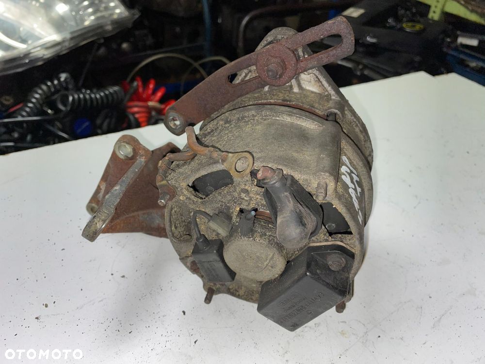 BMW E28 E24 M30 BOSCH ALTERNATOR 65A 0120489618 - 5