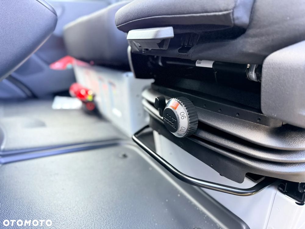 Mercedes-Benz Sprinter - 9