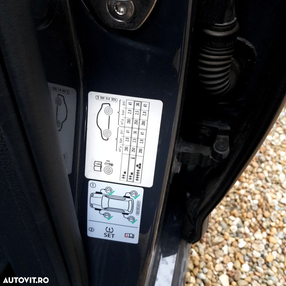 Volkswagen Golf e-Golf - 11