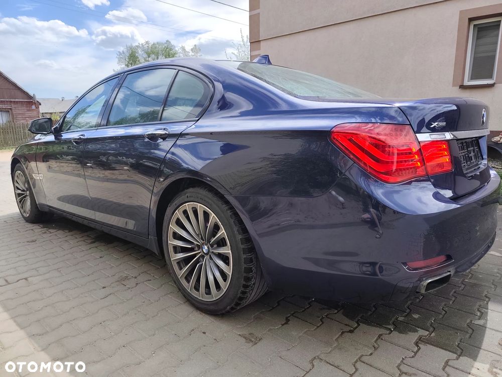 BMW Seria 7 750i L xDrive - 9