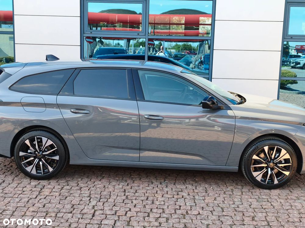 Peugeot 308 1.2 mHEV Allure S&S e-DCS6 - 11