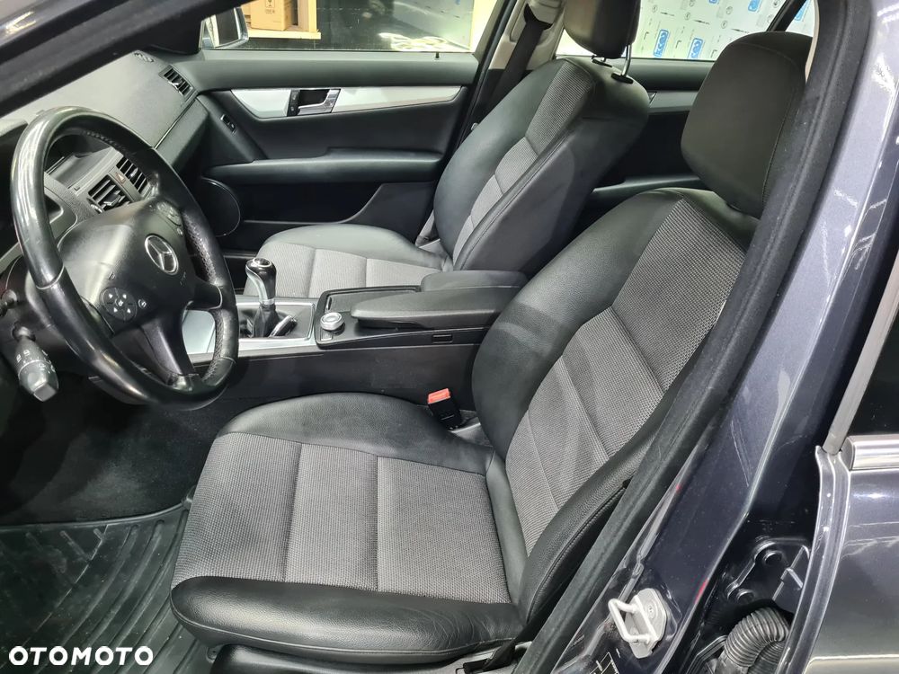 Mercedes-Benz Klasa C 180 BlueEFFICIENCY Avantgarde - 4