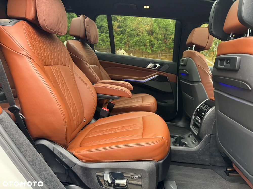 BMW X7 xDrive40i - 25