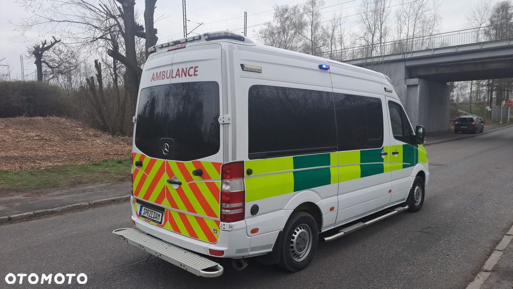 Mercedes-Benz Sprinter 319 CDI Ambulans karetka - 8