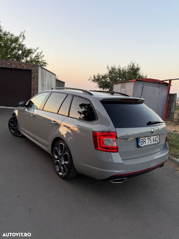 Skoda Octavia 2.0 TDI DSG RS - 3