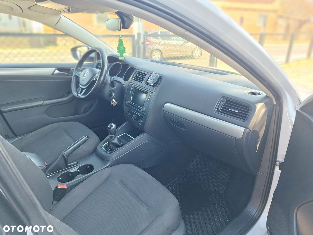 Volkswagen Jetta - 10