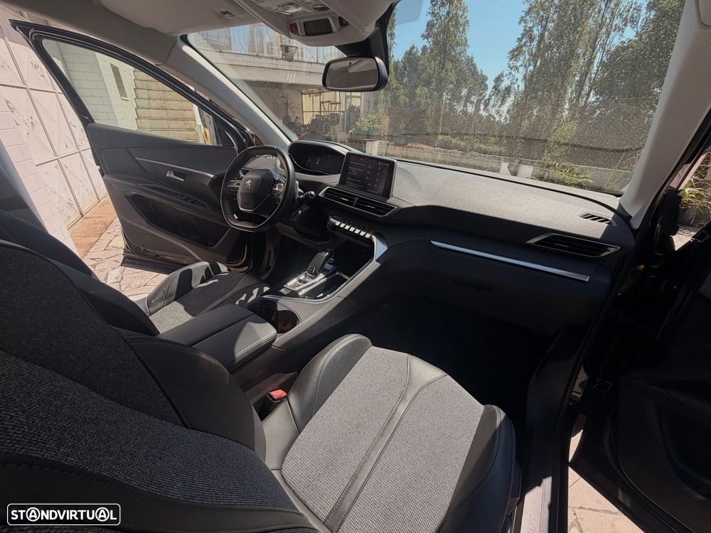 Peugeot 3008 1.2 PureTech Allure EAT6 - 32