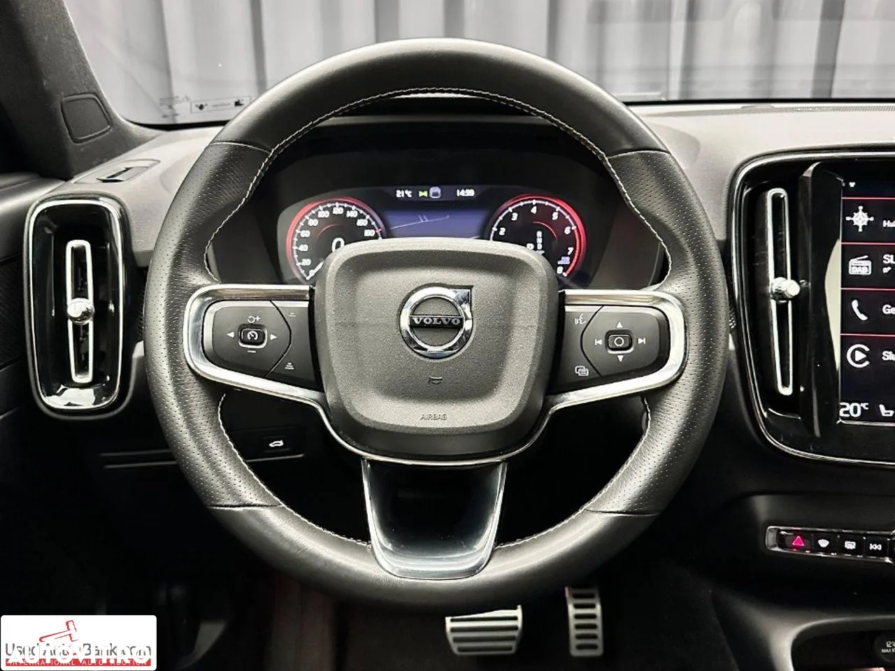 Volvo XC 40 B4 AT8 Mild Hybrid R-Design - 9