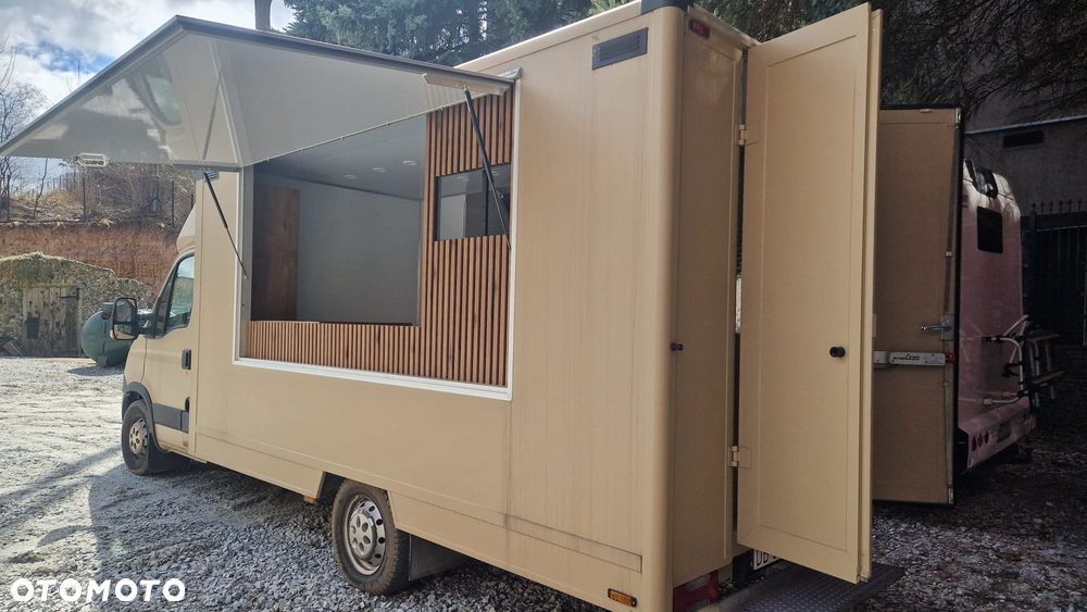 Iveco Food Truck Sklep Bar Specjalny - 18