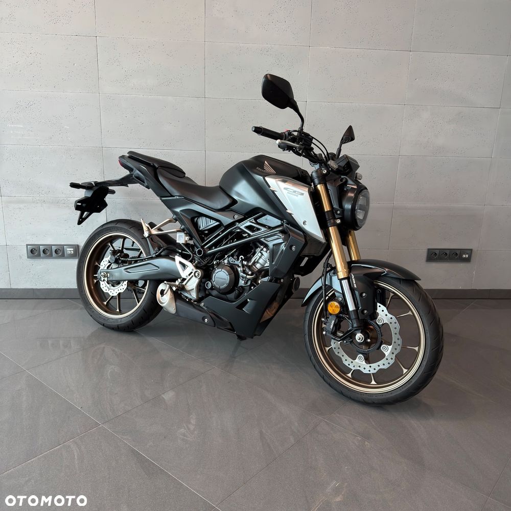Honda CB - 1
