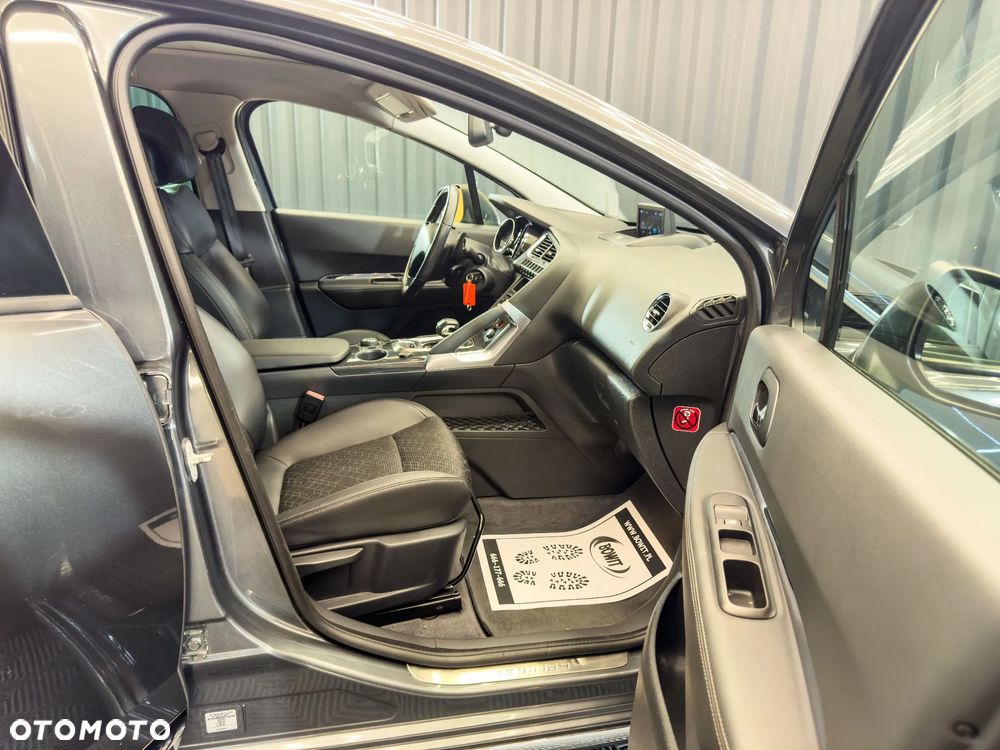 Peugeot 3008 Hybrid4 - 13