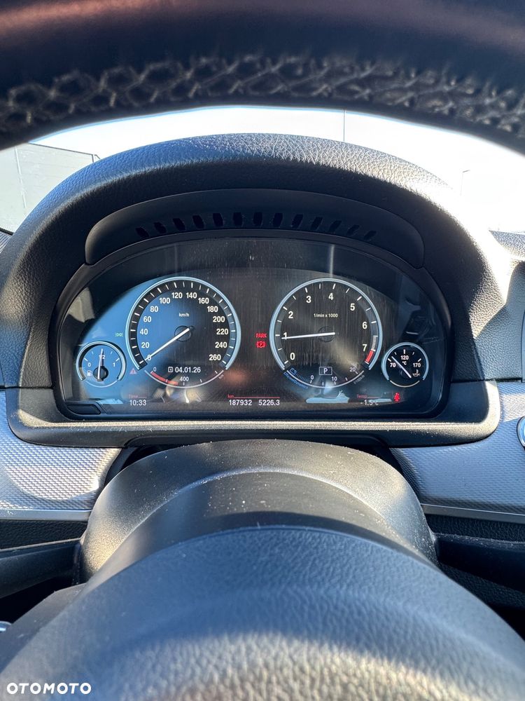 BMW Seria 5 528i xDrive - 9