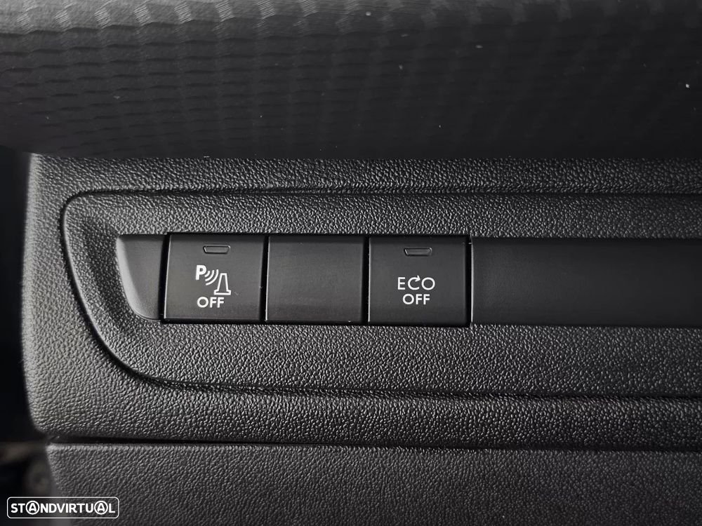 Peugeot 208 1.2 PureTech GT Line EAT6 - 19