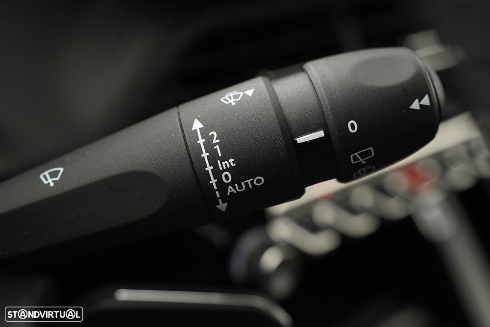 Peugeot 2008 1.2 PureTech Allure - 18