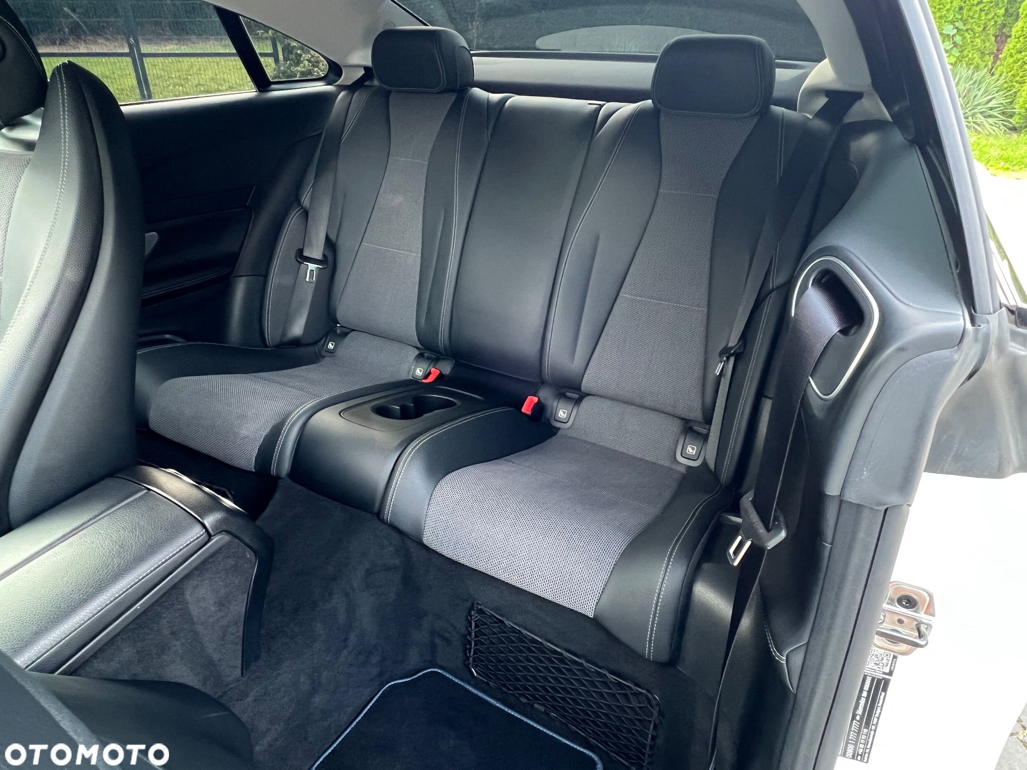 Mercedes-Benz Klasa E 220 d Coupe 9G-TRONIC - 23