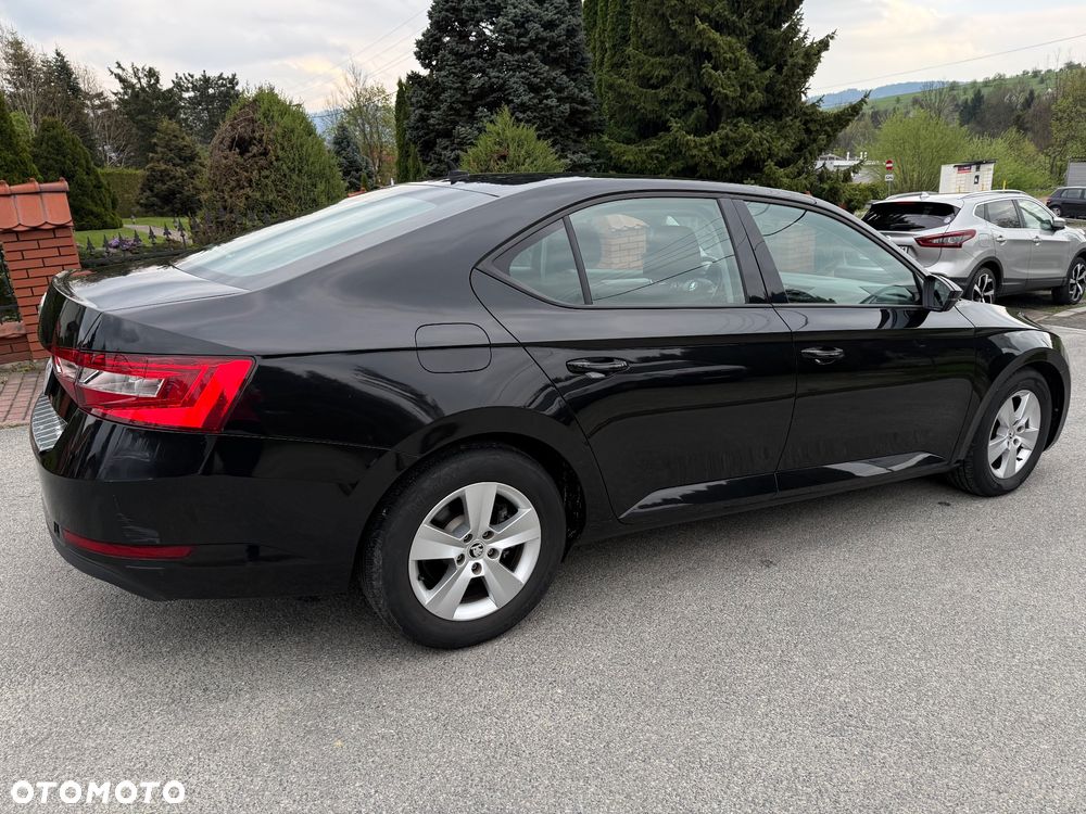 Skoda Superb 2.0 TDI DSG Active - 3